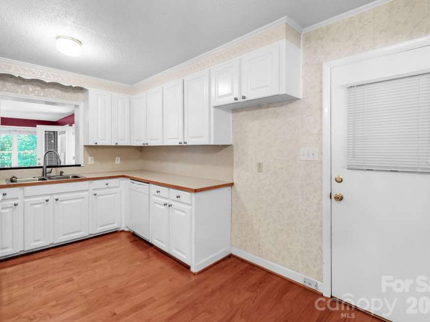 2520 Austin Chaney Road, Wingate, NC 28174.  MLS# CAR4400430, YatesRealty ID 37425. Kitchen