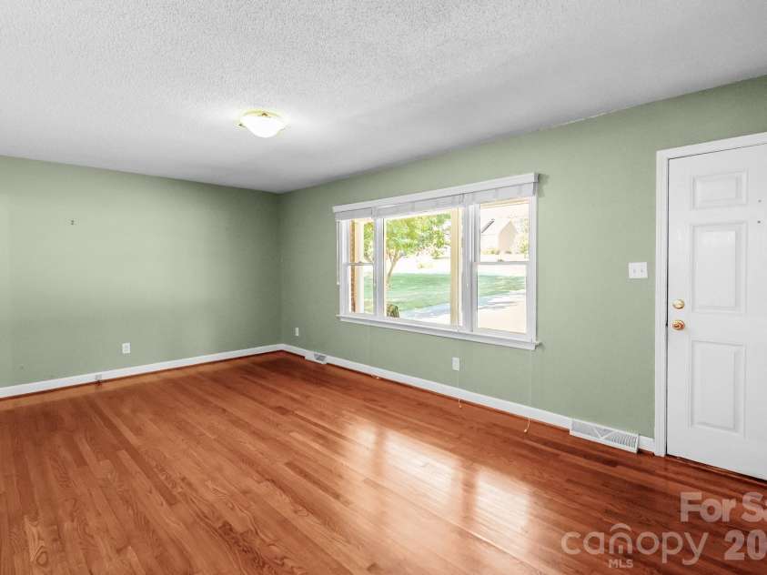 2520 Austin Chaney Road, Wingate, NC 28174.  MLS# CAR4400430, YatesRealty ID 37425. Living Room