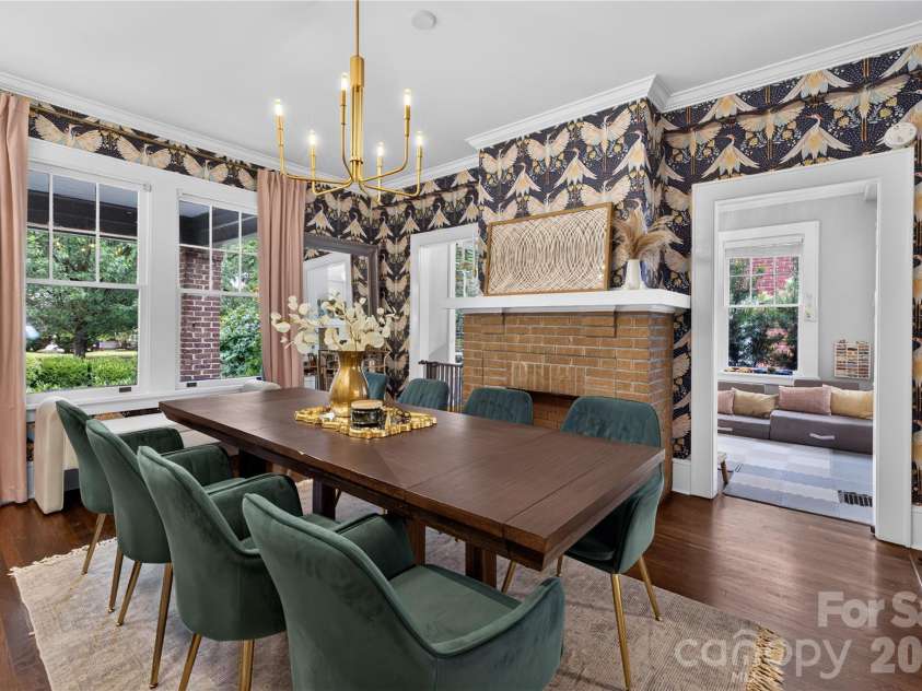 724 Grandin Road, Charlotte, NC 28208.  MLS# CAR4404077, YatesRealty ID 37426. 