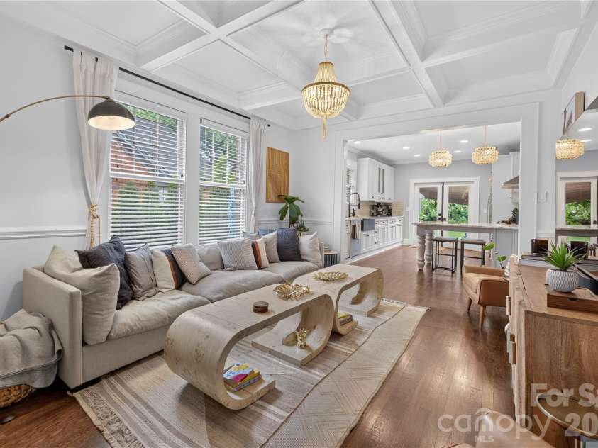 724 Grandin Road, Charlotte, NC 28208.  MLS# CAR4404077, YatesRealty ID 37426. 