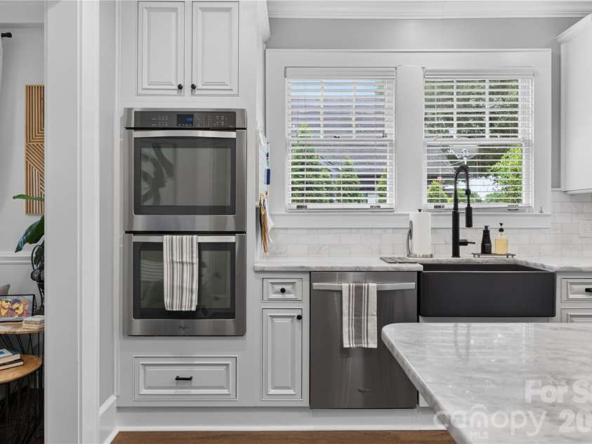 724 Grandin Road, Charlotte, NC 28208.  MLS# CAR4404077, YatesRealty ID 37426. 