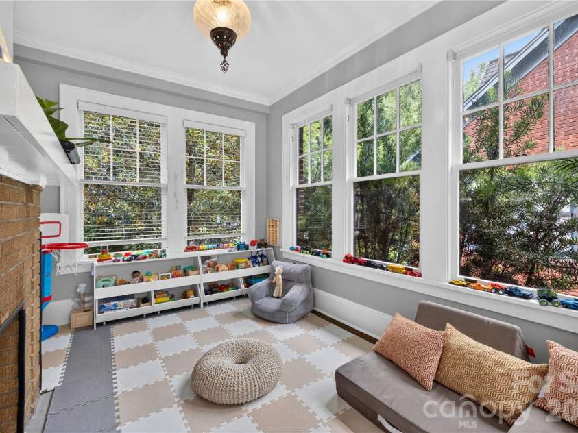 724 Grandin Road, Charlotte, NC 28208.  MLS# CAR4404077, YatesRealty ID 37426. 