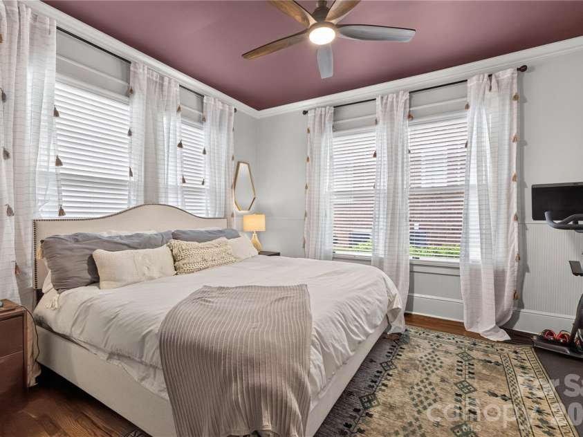 724 Grandin Road, Charlotte, NC 28208.  MLS# CAR4404077, YatesRealty ID 37426. 
