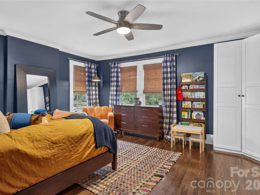 724 Grandin Road, Charlotte, NC 28208.  MLS# CAR4404077, YatesRealty ID 37426. 