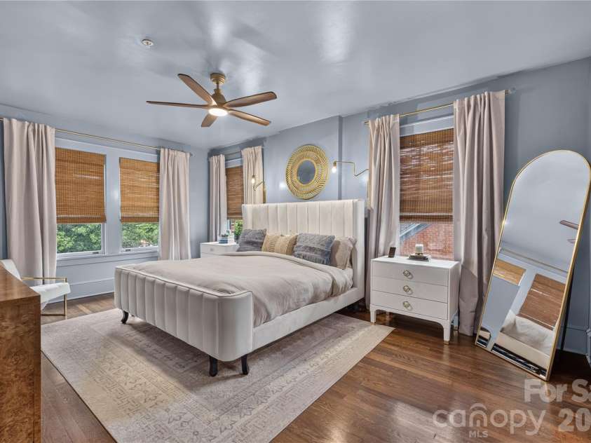 724 Grandin Road, Charlotte, NC 28208.  MLS# CAR4404077, YatesRealty ID 37426. 