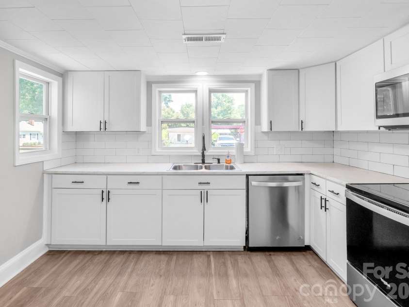 514 Olive Branch Street, Marshville, NC 28103.  MLS# CAR4372177, YatesRealty ID 37428. Kitchen