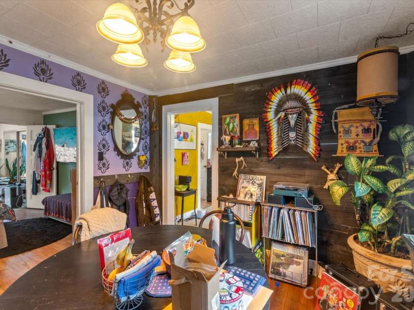 16 Sycamore Street, Asheville, NC 28804.  MLS# CAR4334704, YatesRealty ID 3743. 