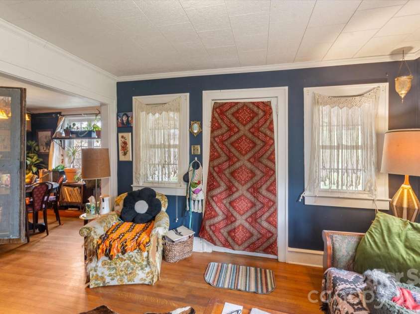 16 Sycamore Street, Asheville, NC 28804.  MLS# CAR4334704, YatesRealty ID 3743. 