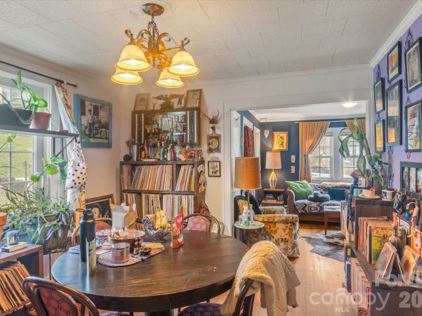 16 Sycamore Street, Asheville, NC 28804.  MLS# CAR4334704, YatesRealty ID 3743. 