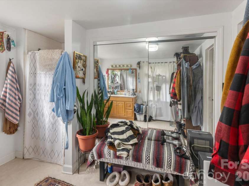 16 Sycamore Street, Asheville, NC 28804.  MLS# CAR4334704, YatesRealty ID 3743. 