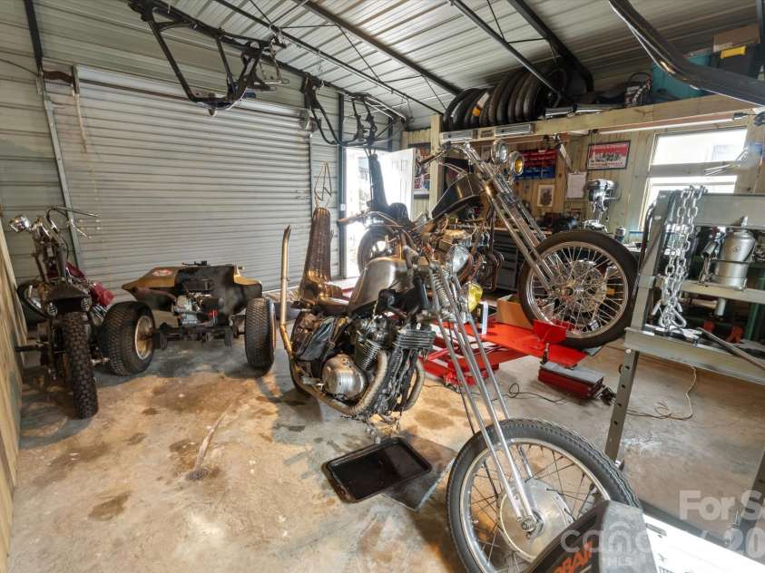 16 Sycamore Street, Asheville, NC 28804.  MLS# CAR4334704, YatesRealty ID 3743. 