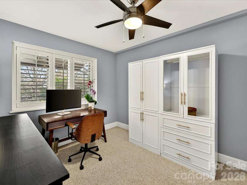 217 Dotger Avenue, Charlotte, NC 28207.  MLS# CAR4356206, YatesRealty ID 3743. 