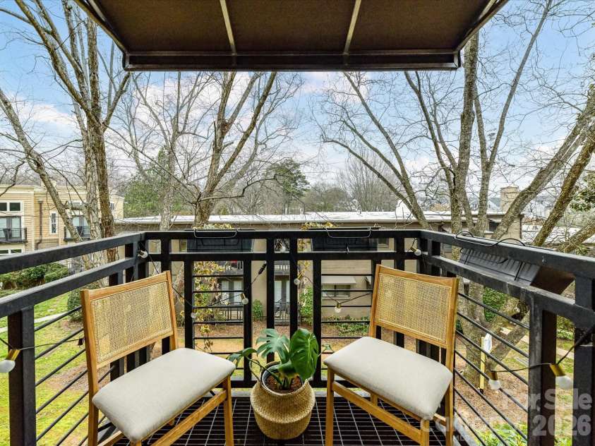 217 Dotger Avenue, Charlotte, NC 28207.  MLS# CAR4356206, YatesRealty ID 3743. Private patio