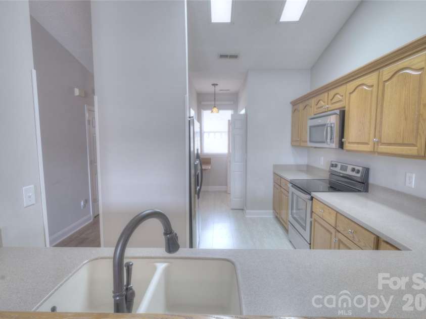3927 Jasmine Lane, Denver, NC 28037.  MLS# CAR4403567, YatesRealty ID 37431. 
