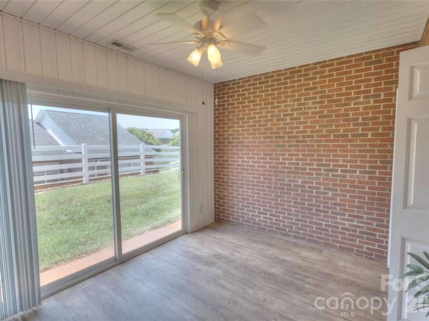 3927 Jasmine Lane, Denver, NC 28037.  MLS# CAR4403567, YatesRealty ID 37431. 