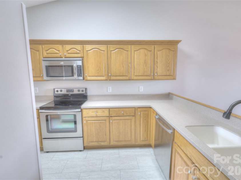 3927 Jasmine Lane, Denver, NC 28037.  MLS# CAR4403567, YatesRealty ID 37431. 
