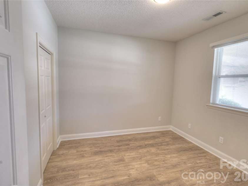 3927 Jasmine Lane, Denver, NC 28037.  MLS# CAR4403567, YatesRealty ID 37431. 