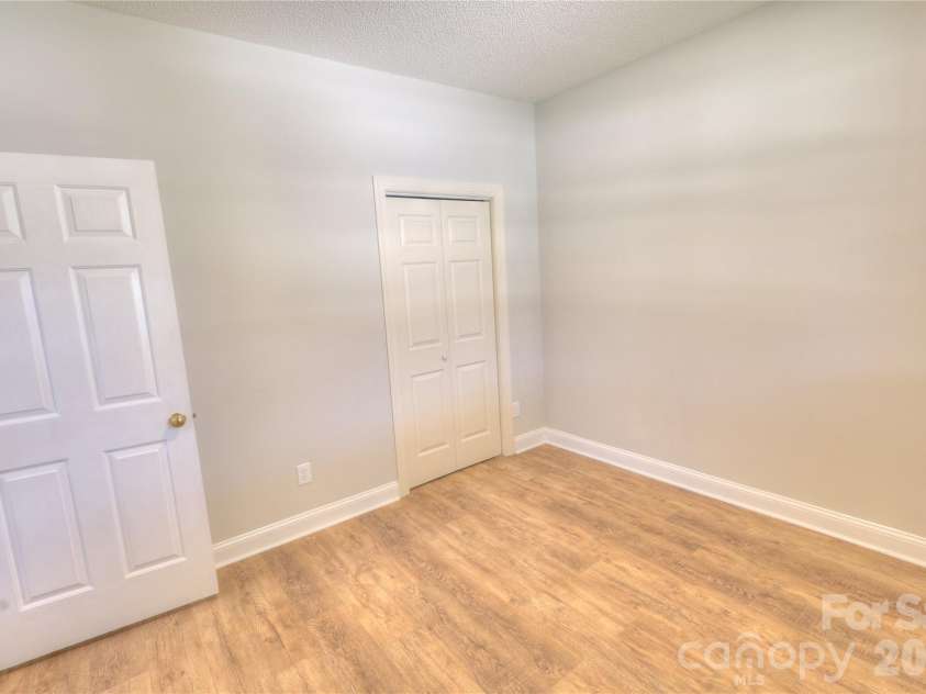 3927 Jasmine Lane, Denver, NC 28037.  MLS# CAR4403567, YatesRealty ID 37431. 