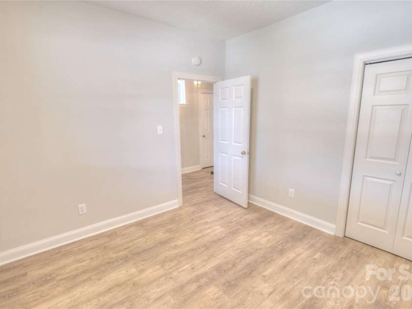 3927 Jasmine Lane, Denver, NC 28037.  MLS# CAR4403567, YatesRealty ID 37431. 