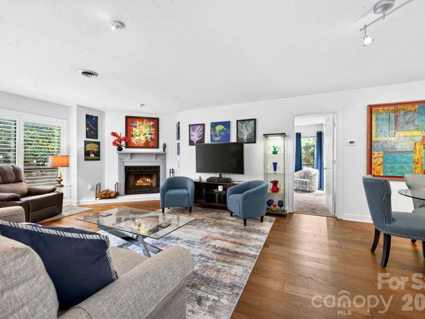 9 Ravencroft Lane, Asheville, NC 28803.  MLS# CAR4401138, YatesRealty ID 37432. Split Bedroom Floor Plan