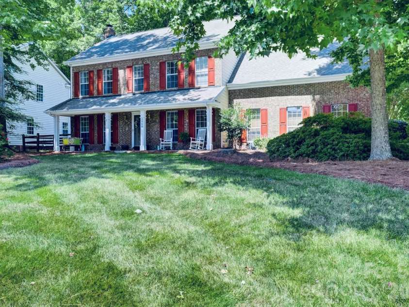 2908 Pinewood Hill Drive, Matthews, NC 28105.  MLS# CAR4394283, YatesRealty ID 37433. 