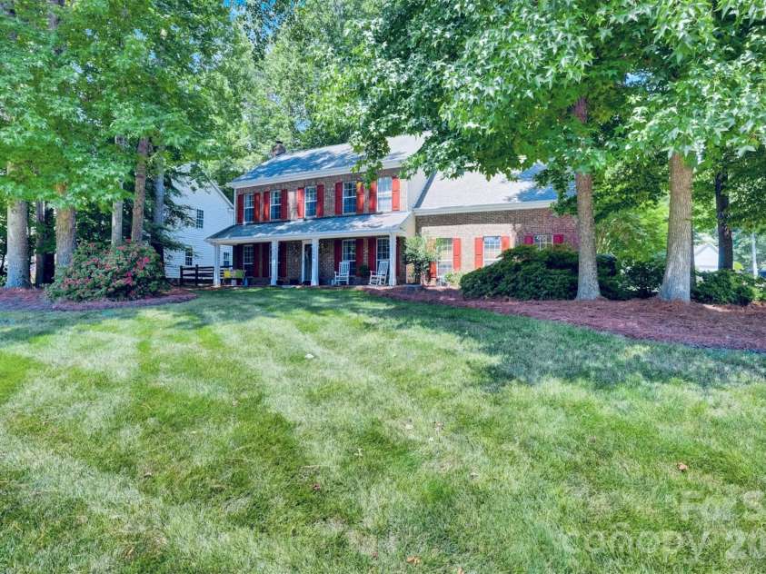 2908 Pinewood Hill Drive, Matthews, NC 28105.  MLS# CAR4394283, YatesRealty ID 37433. 