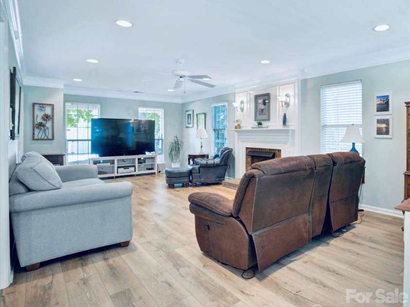 2908 Pinewood Hill Drive, Matthews, NC 28105.  MLS# CAR4394283, YatesRealty ID 37433. 