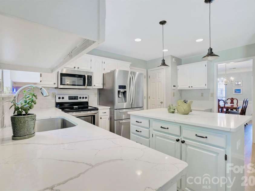 2908 Pinewood Hill Drive, Matthews, NC 28105.  MLS# CAR4394283, YatesRealty ID 37433. 
