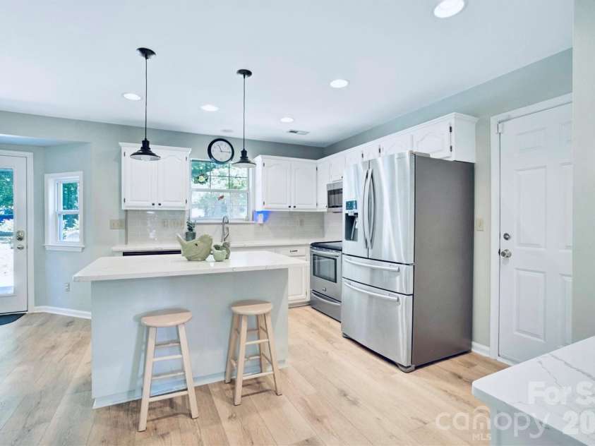2908 Pinewood Hill Drive, Matthews, NC 28105.  MLS# CAR4394283, YatesRealty ID 37433. 