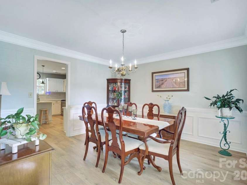 2908 Pinewood Hill Drive, Matthews, NC 28105.  MLS# CAR4394283, YatesRealty ID 37433. 