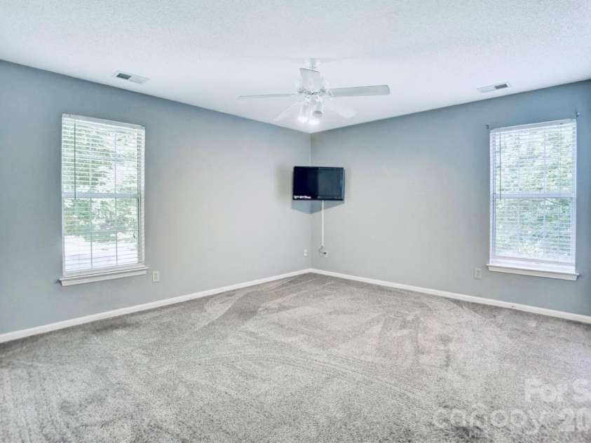 2908 Pinewood Hill Drive, Matthews, NC 28105.  MLS# CAR4394283, YatesRealty ID 37433. 