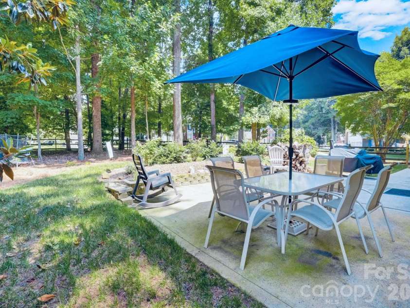2908 Pinewood Hill Drive, Matthews, NC 28105.  MLS# CAR4394283, YatesRealty ID 37433. 