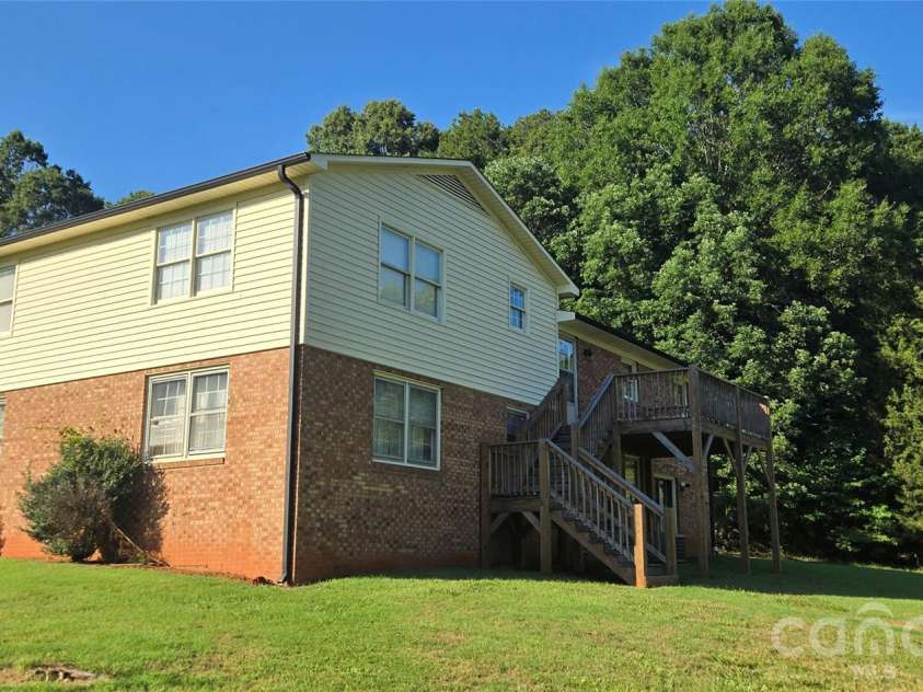 131 Morvue Loop, Statesville, NC 28625.  MLS# CAR4375122, YatesRealty ID 37436. 