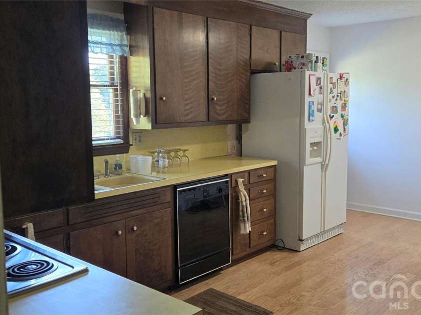 131 Morvue Loop, Statesville, NC 28625.  MLS# CAR4375122, YatesRealty ID 37436. Kit
