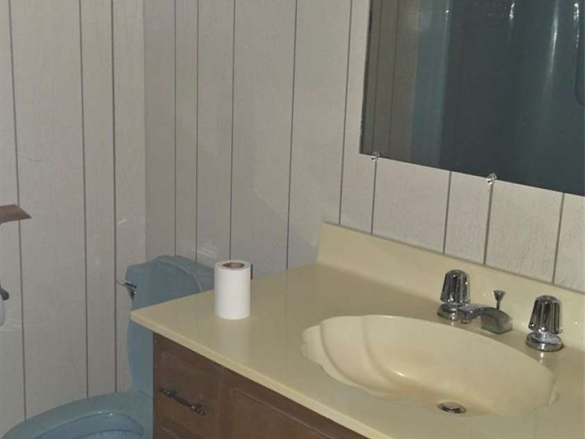 131 Morvue Loop, Statesville, NC 28625.  MLS# CAR4375122, YatesRealty ID 37436. Lower level bathroom