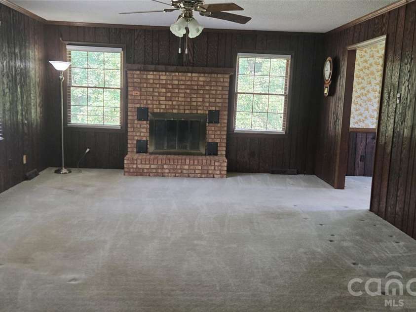 131 Morvue Loop, Statesville, NC 28625.  MLS# CAR4375122, YatesRealty ID 37436. LR