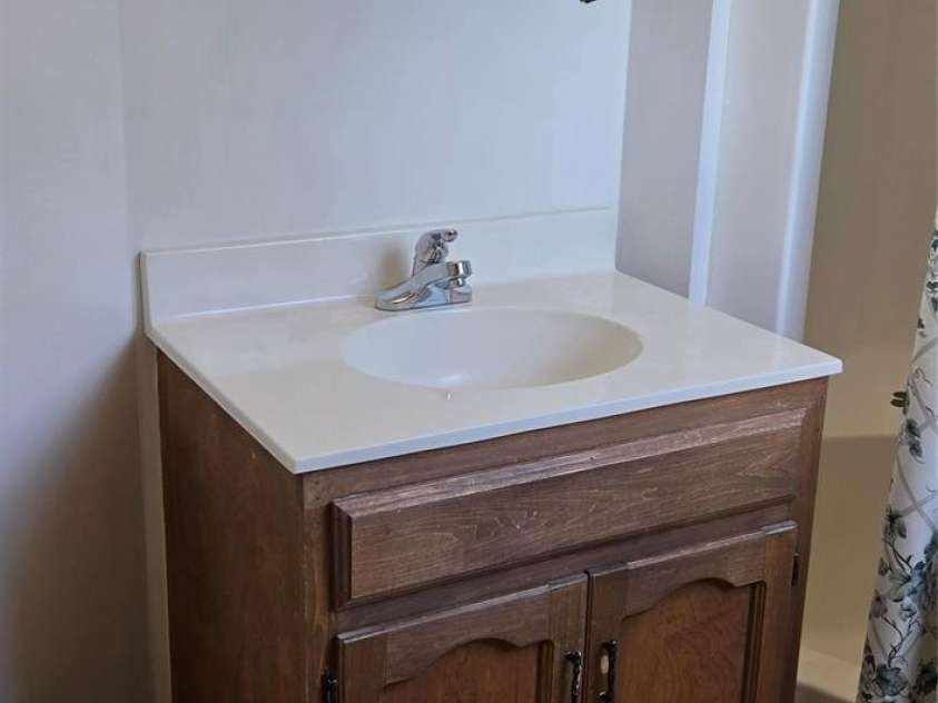 131 Morvue Loop, Statesville, NC 28625.  MLS# CAR4375122, YatesRealty ID 37436. PRIMARY BATHRM