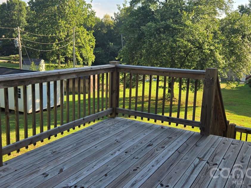 131 Morvue Loop, Statesville, NC 28625.  MLS# CAR4375122, YatesRealty ID 37436. Upper rear deck