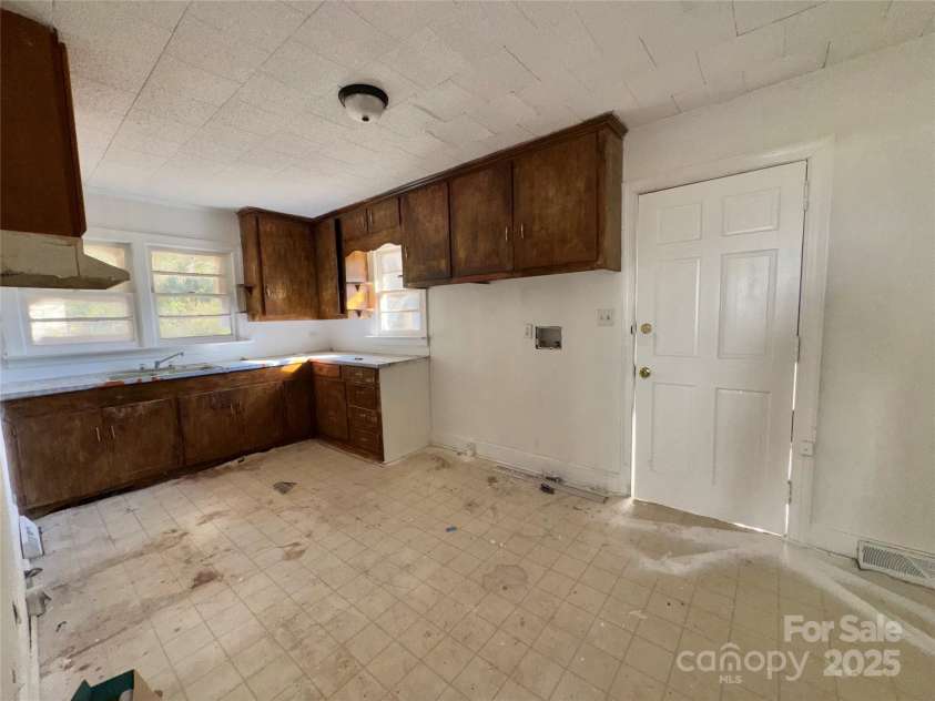 1224 Bailey Street, Albemarle, NC 28001.  MLS# CAR4251606, YatesRealty ID 3744. 