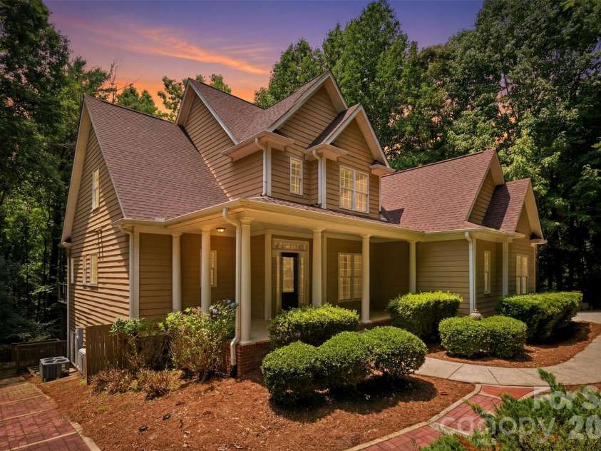 151 Maple View Drive, Troutman, NC 28166.  MLS# CAR4405574, YatesRealty ID 3744. 