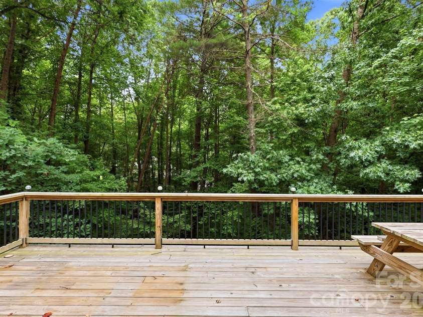 151 Maple View Drive, Troutman, NC 28166.  MLS# CAR4405574, YatesRealty ID 3744. 