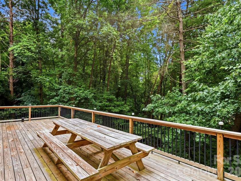 151 Maple View Drive, Troutman, NC 28166.  MLS# CAR4405574, YatesRealty ID 3744. 