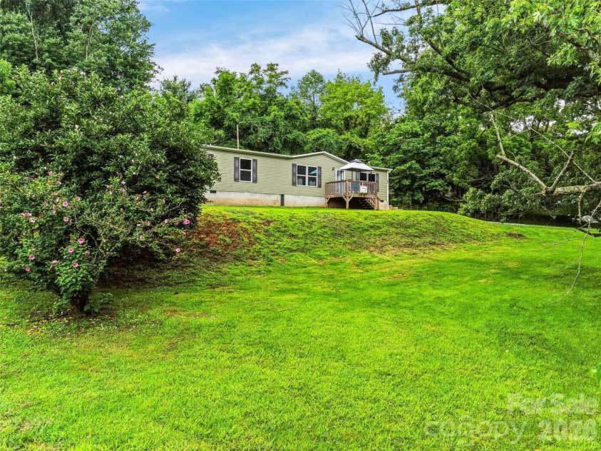 395 Old US 19 23 Highway, Candler, NC 28715.  MLS# CAR4404335, YatesRealty ID 37444. 