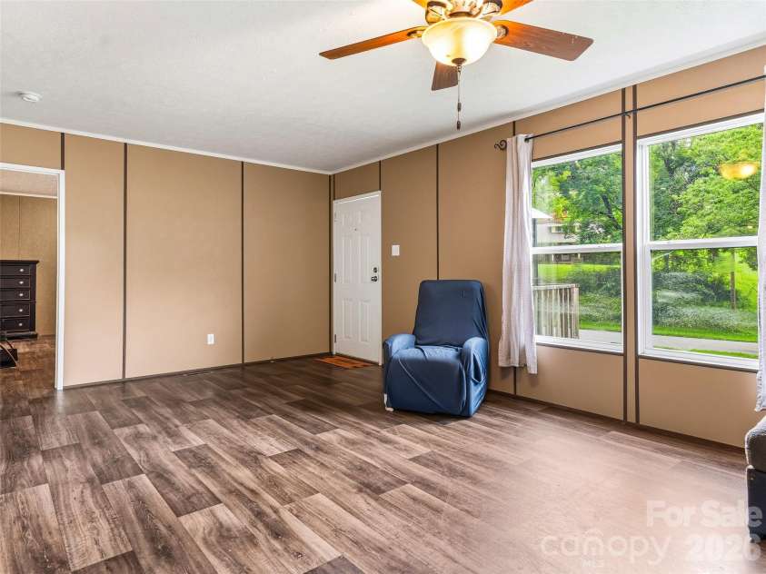 395 Old US 19 23 Highway, Candler, NC 28715.  MLS# CAR4404335, YatesRealty ID 37444. 