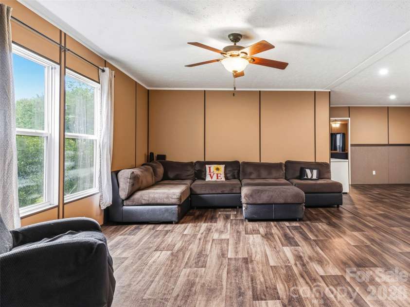 395 Old US 19 23 Highway, Candler, NC 28715.  MLS# CAR4404335, YatesRealty ID 37444. 