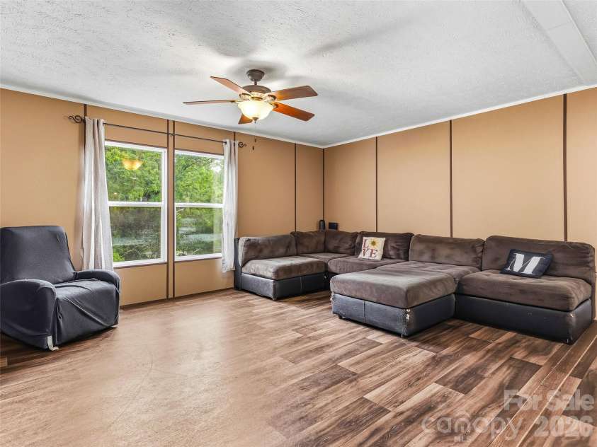 395 Old US 19 23 Highway, Candler, NC 28715.  MLS# CAR4404335, YatesRealty ID 37444. 