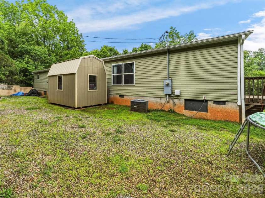 395 Old US 19 23 Highway, Candler, NC 28715.  MLS# CAR4404335, YatesRealty ID 37444. 