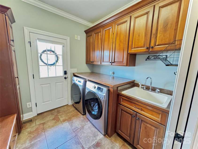 734 Cedar Hill Drive, Shelby, NC 28152.  MLS# CAR4293682, YatesRealty ID 37444. 