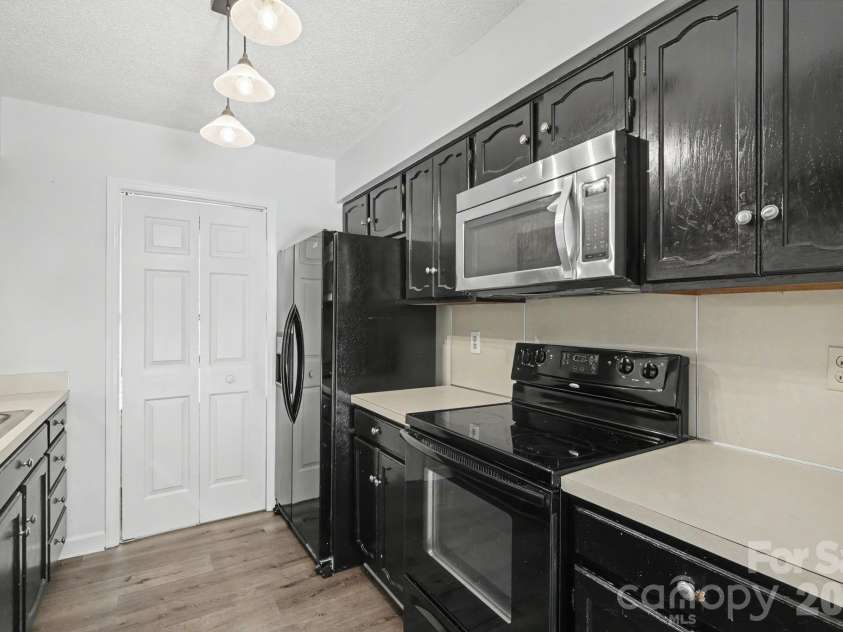 988 Cranberry Circle, Fort Mill, SC 29715.  MLS# CAR4404597, YatesRealty ID 37446. 