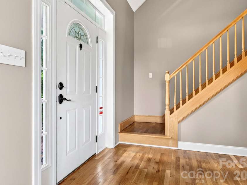 93 Big Sky Drive, Leicester, NC 28748.  MLS# CAR4403278, YatesRealty ID 37449. Foyer area